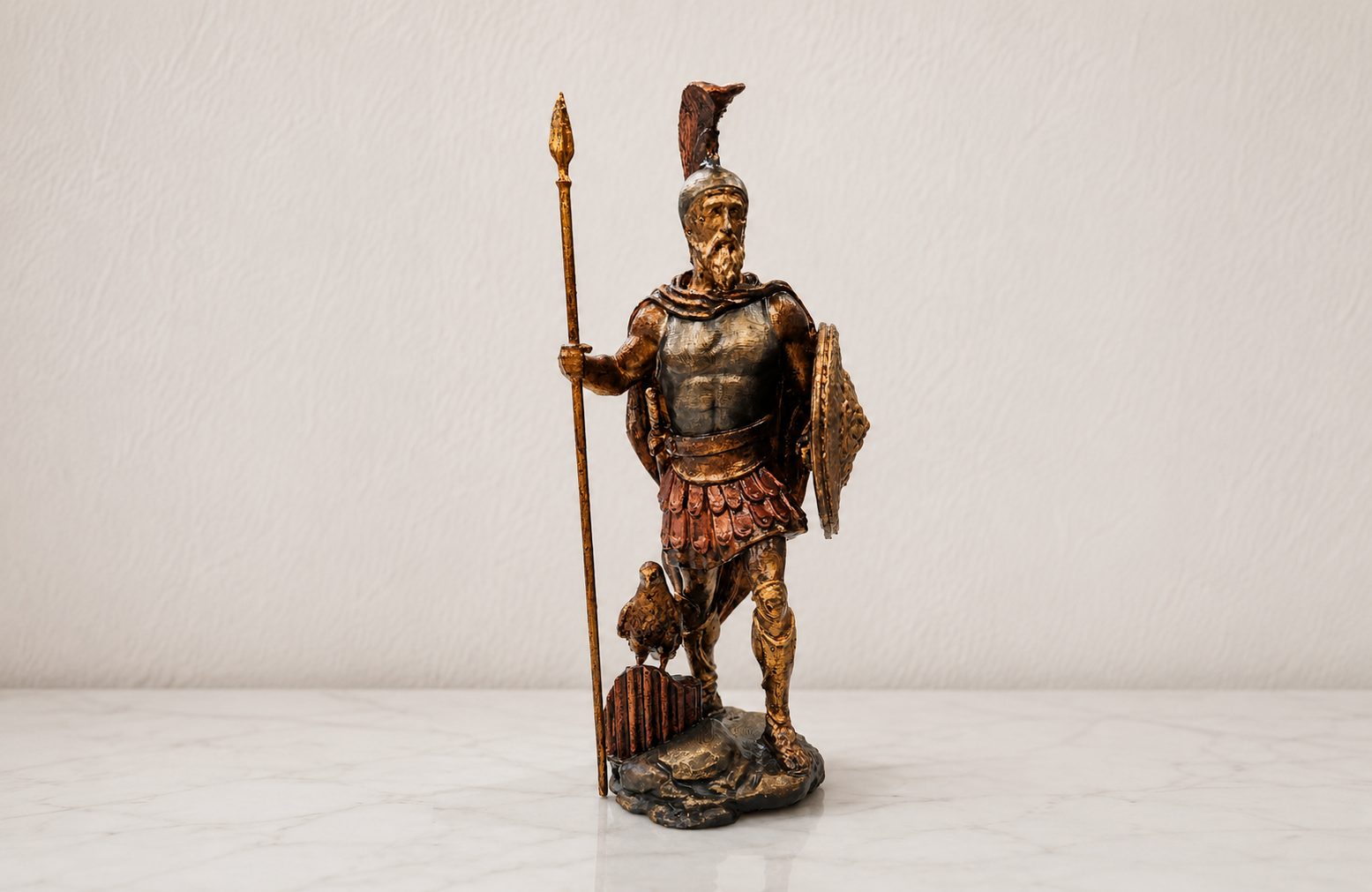 Figura con acabado metalizado